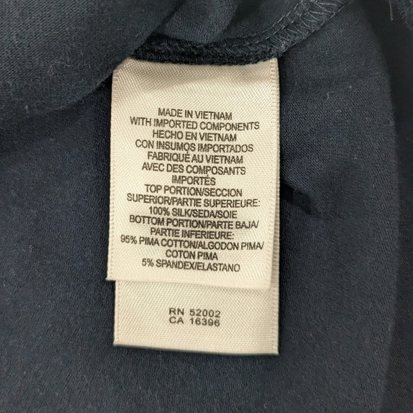 Liz Claiborne top blouse navy blue, high round neckline, sleeveless, size PM - Picture 8 of 10